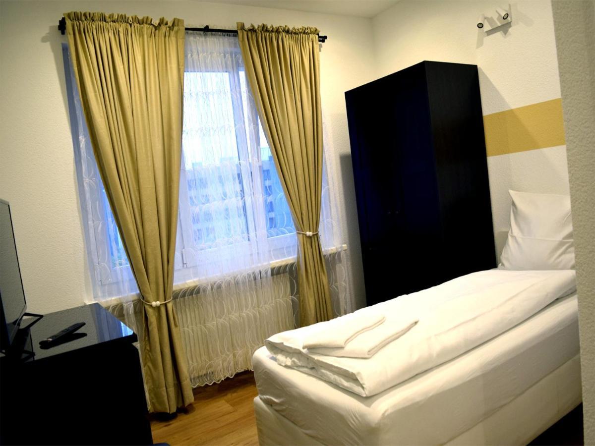 Hotel Restaurant Krebs 格伦兴 外观 照片